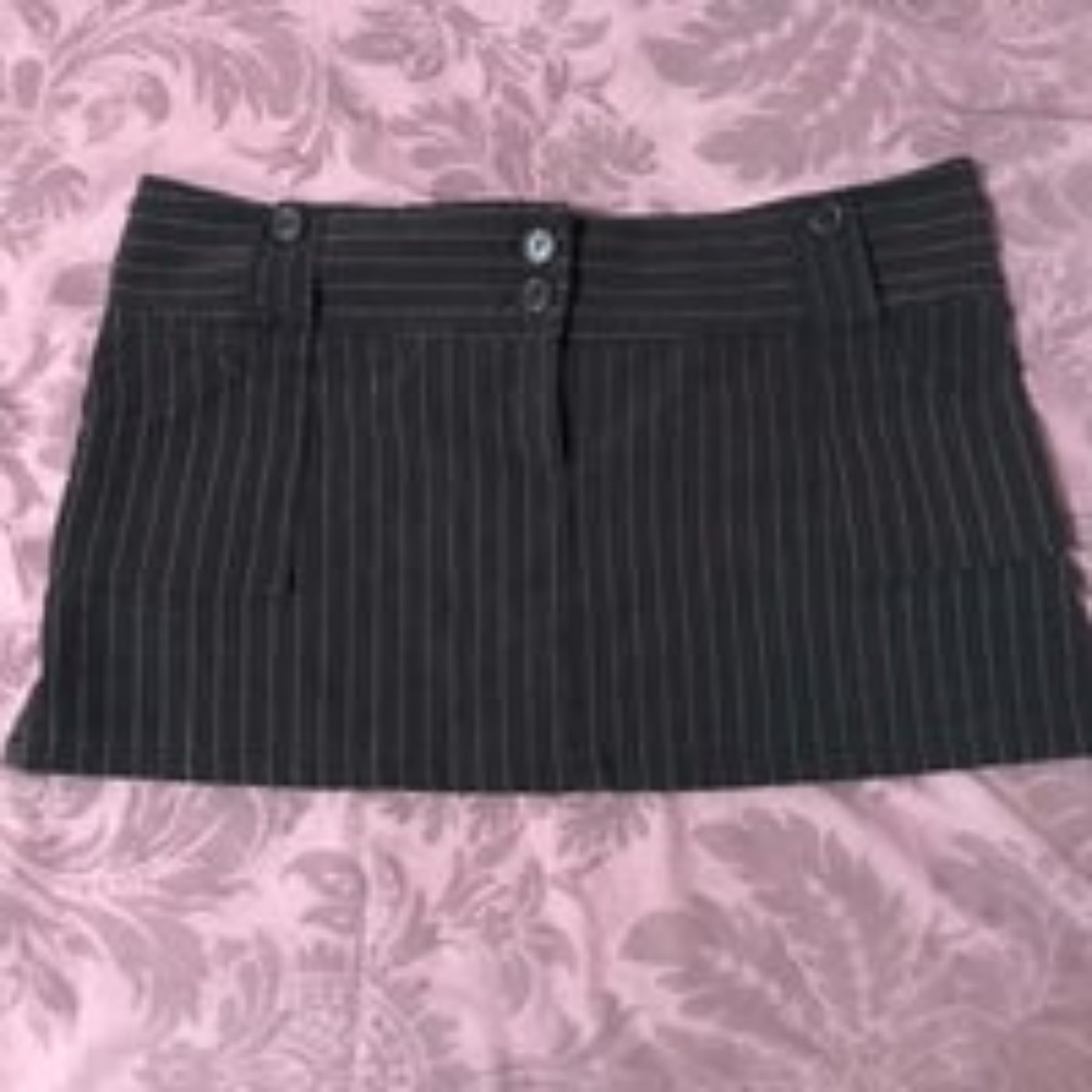 Pin striped mini skirt - Offers welcome